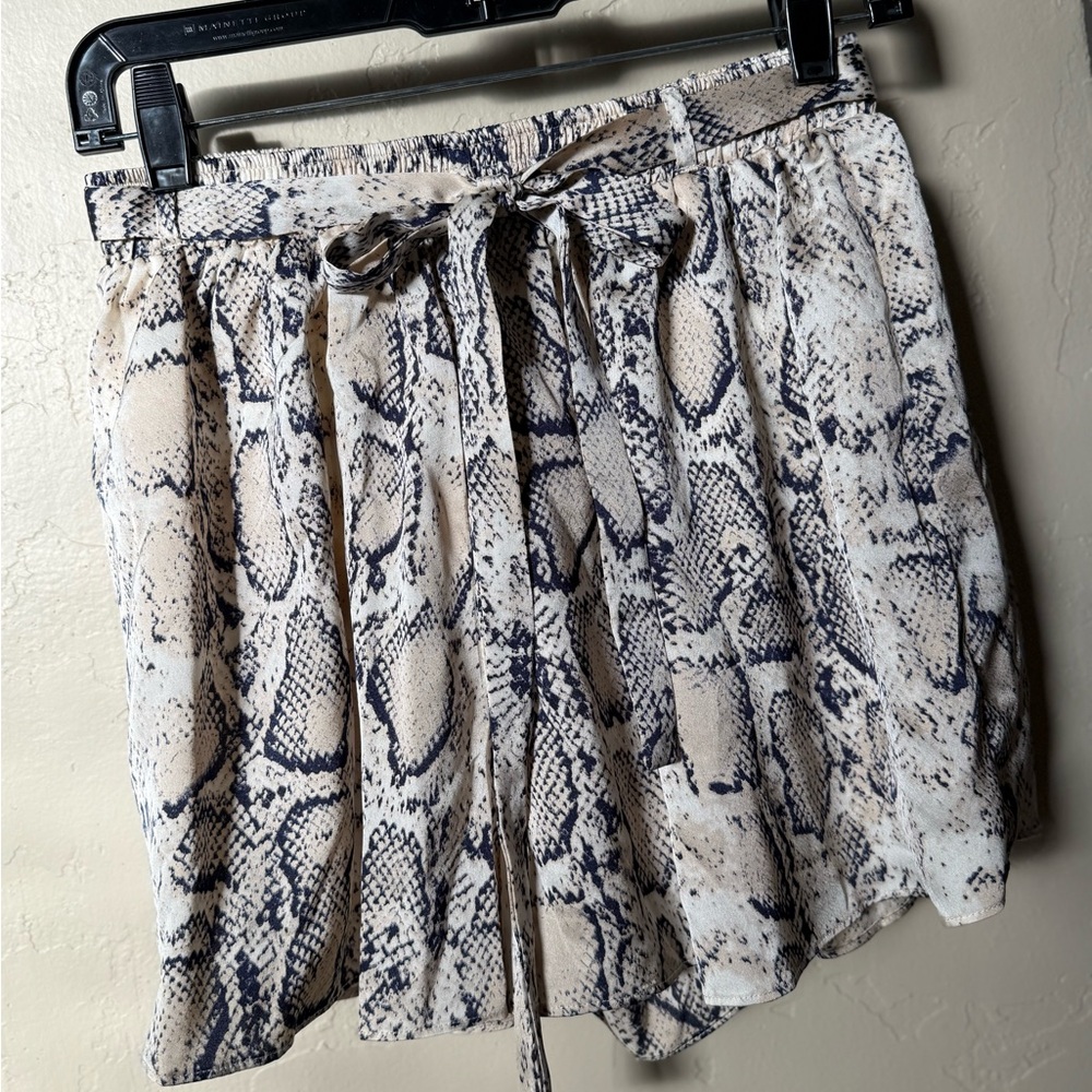 NWT She & Sky Boutique Skort Snake‎ Print SIZE Medium